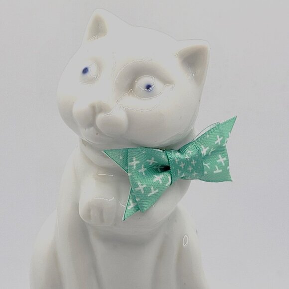Altered Art White Kitty Cat with Green Bow using Repurposed Dishes and Jewelry - Picture 8 of 12